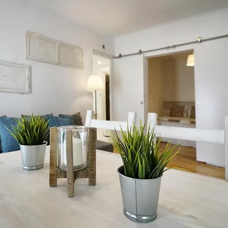 Alfama Historical 3 Bedroom Duplex Apartman