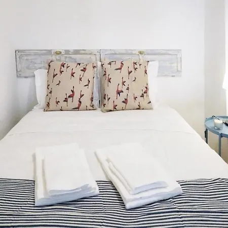 Alfama Historical 3 Bedroom Duplex Apartman