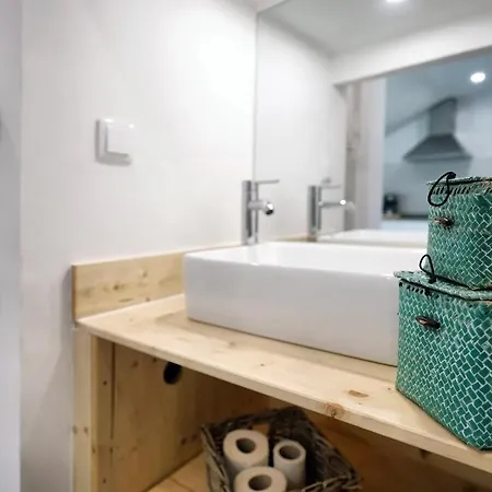 Alfama Historical 3 Bedroom Duplex * Lisboa