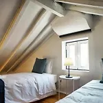 Alfama Historical 3 Bedroom Duplex ליסבון