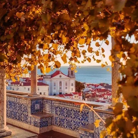 Alfama Historical 3 Bedroom Duplex ליסבון