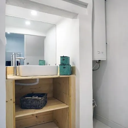 Alfama Historical 3 Bedroom Duplex דירה ליסבון