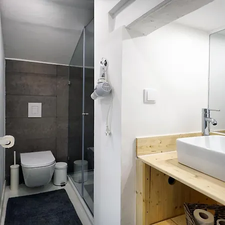 アパート Alfama Historical 3 Bedroom Duplex リスボン