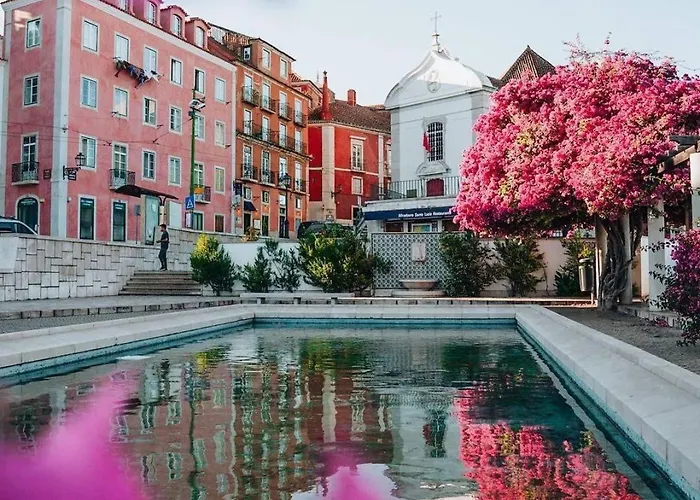 Alfama Historical 3 Bedroom Duplex