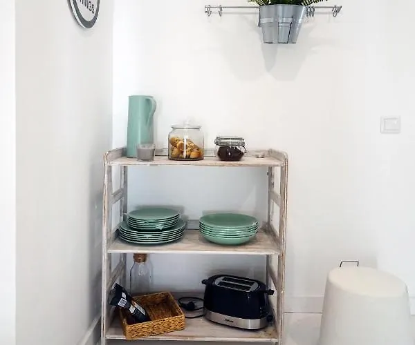 Alfama Historical 3 Bedroom Duplex Apartment *