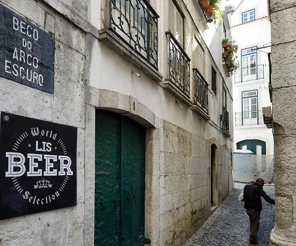 Alfama Historical 3 Bedroom Duplex