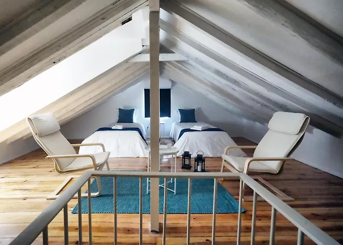 Alfama Historical 3 Bedroom Duplex Apartment