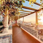 Alfama Historical 3 Bedroom Duplex *