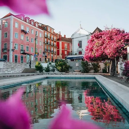 Alfama Historical 3 Bedroom Duplex