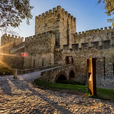 Alfama Historical 3 Bedroom Duplex Διαμέρισμα *