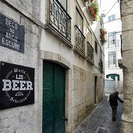 Alfama Historical 3 Bedroom Duplex