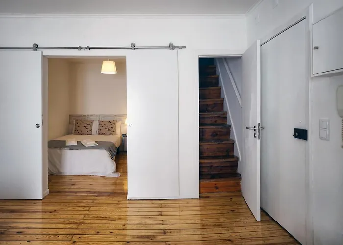 شقة Alfama Historical 3 Bedroom Duplex